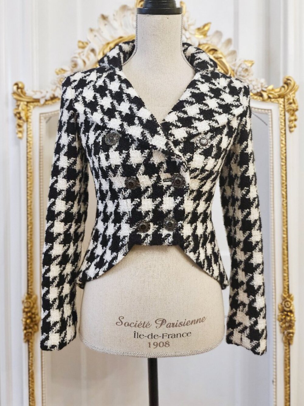 CHANEL 19K Fall-Winter 2019 Houndstooth Shimmer Tweed Jacket, FR 34, US 2 - Picture 2 of 16